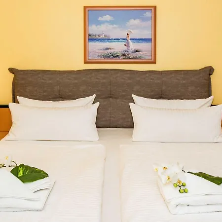 Hotel Garni Nussbaumhof Uckeritz