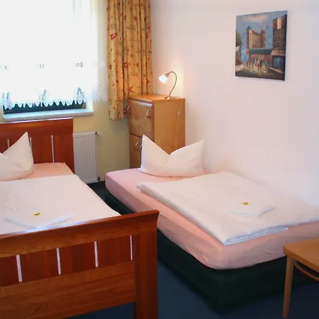 Garni Nussbaumhof Hotell 4*