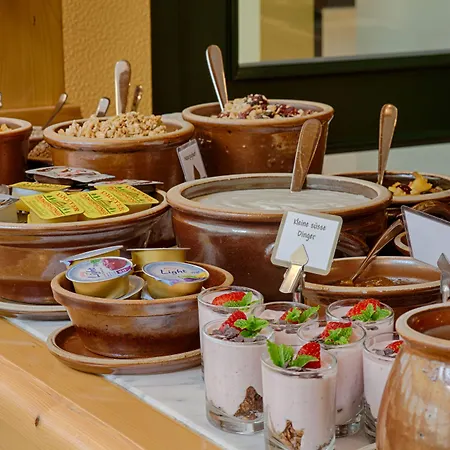 Garni Nussbaumhof Hotel 4*