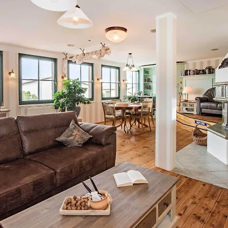 Hotel Garni Nussbaumhof 4*