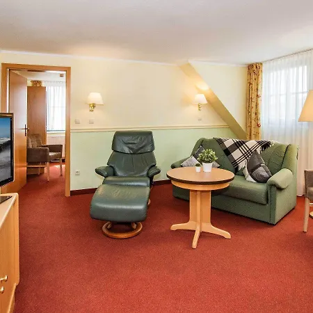Garni Nussbaumhof Hotell 4*
