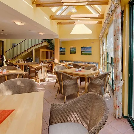 Garni Nussbaumhof Hotel 4*